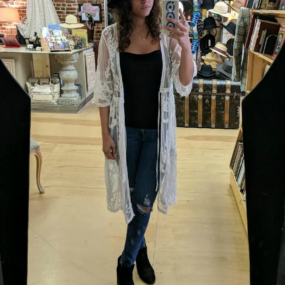 Lace Kimono - Picture 6 of 7